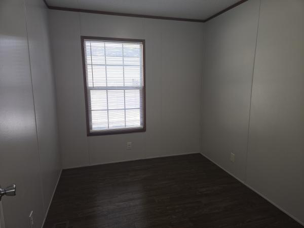 2018 LONESTAR 166432F  Home