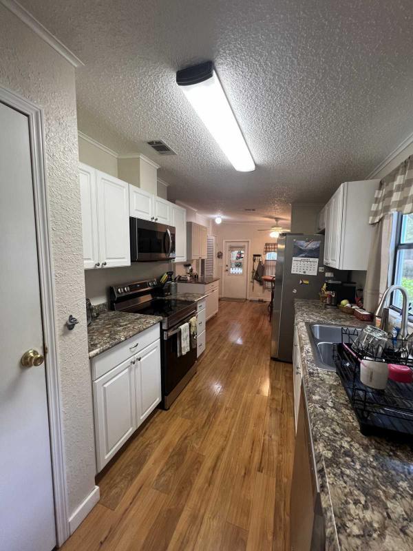 1988 Homes of Merit Manufactured Home