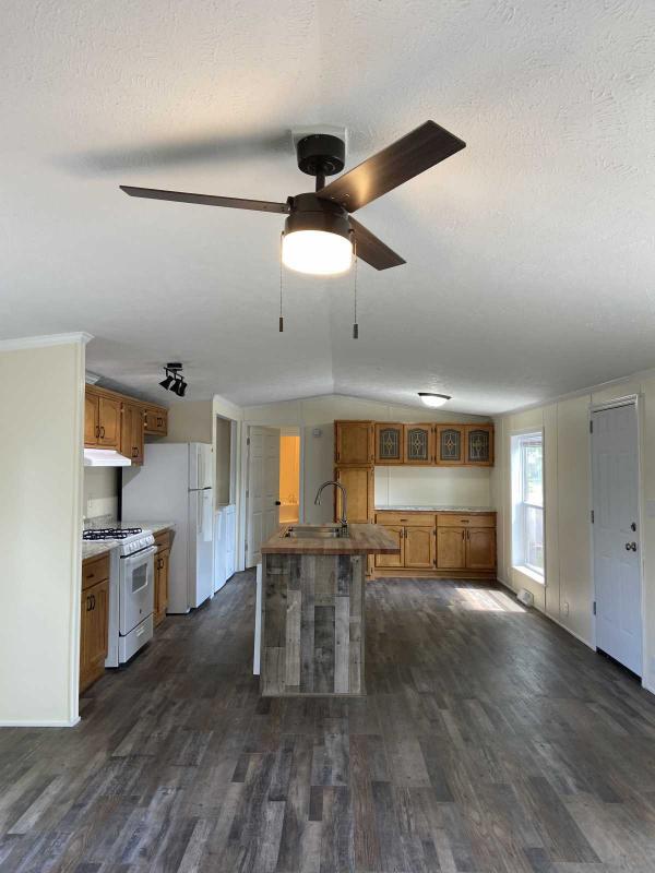 1999 Four Seasons Manufactured Home