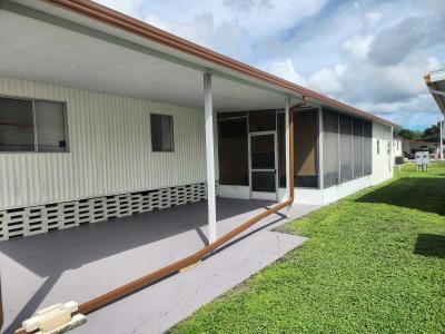Photo 2 of 21 of home located at 1511 Spruce Dr Lakeland, FL 33815