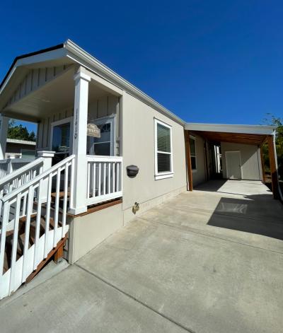 Photo 2 of 21 of home located at 11410 SW Royal Villa Dr., Lot 148 Tigard, OR 97224