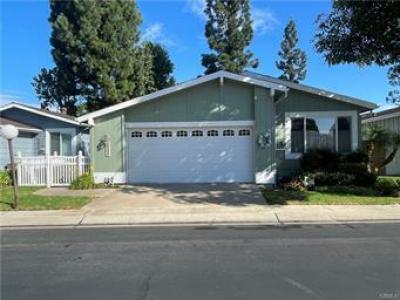 Mobile Home at 1529 Canyon Lake # 140 Santa Ana, CA 92701