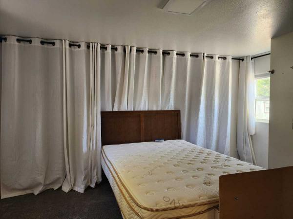 1972 HOME Mobile Home