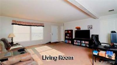 Photo 3 of 12 of home located at 23183 Stagg Court Huron Twp, MI 48164