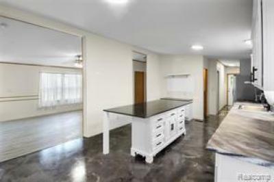 Photo 5 of 18 of home located at 28690 Parkview Huron Twp, MI 48134