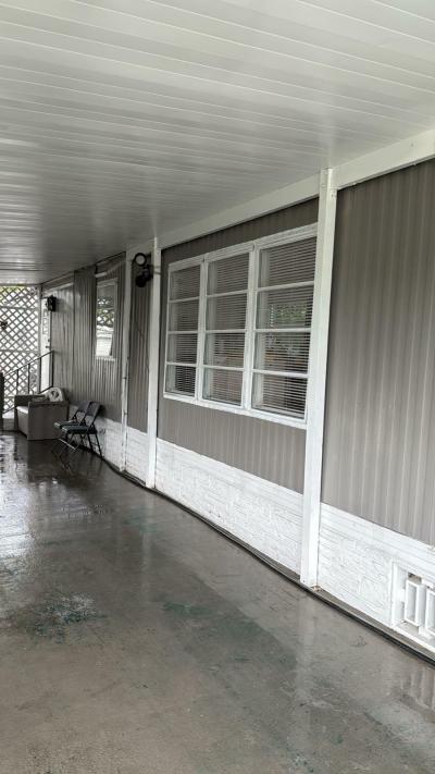 Photo 5 of 21 of home located at 10550 W State Road 84 Lot 249 Davie, FL 33324