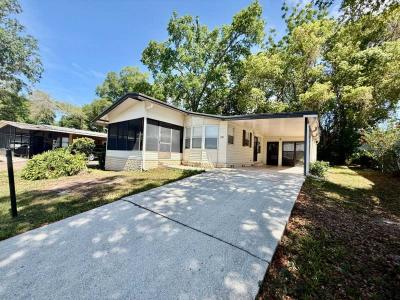 Mobile Home at 109 E Pine Dr Lady Lake, FL 32159