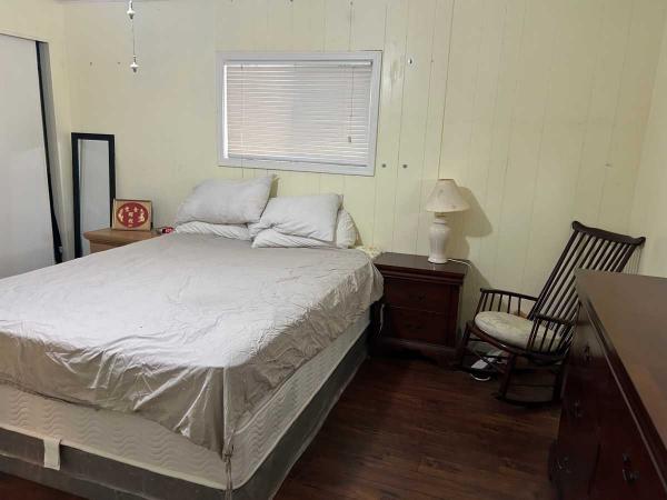 1972 ESPRT Mobile Home