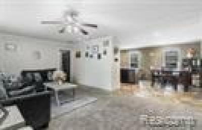 Photo 3 of 17 of home located at 20543 Glenallen Clinton Township, MI 48036