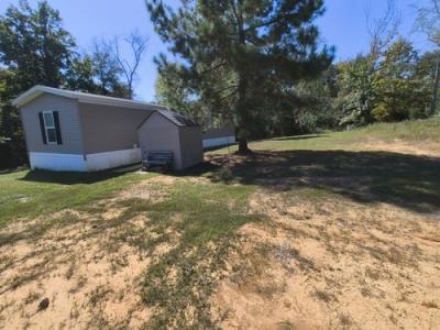 Photo 2 of 9 of home located at 875 Lock 5 Rd Roundhill, KY 42275