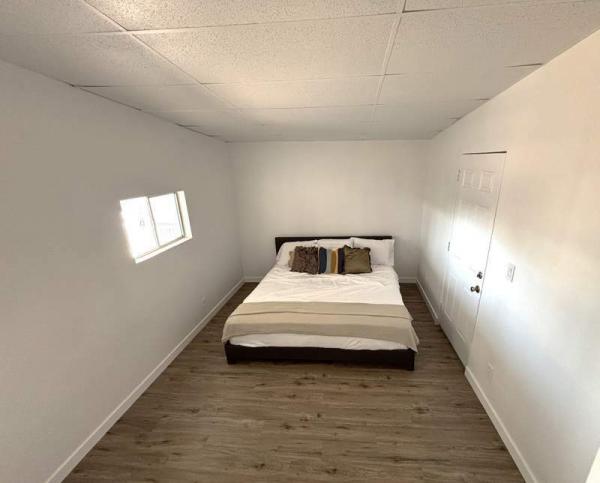 1985 Skyline Manufactured Home