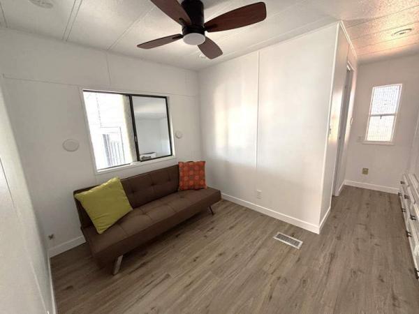 1985 Skyline Manufactured Home