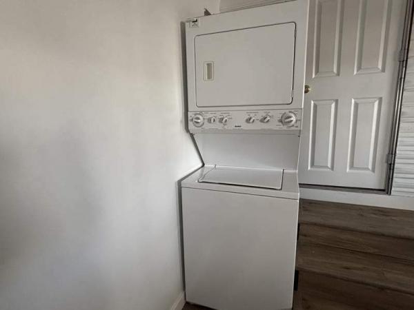 1985 Skyline Manufactured Home