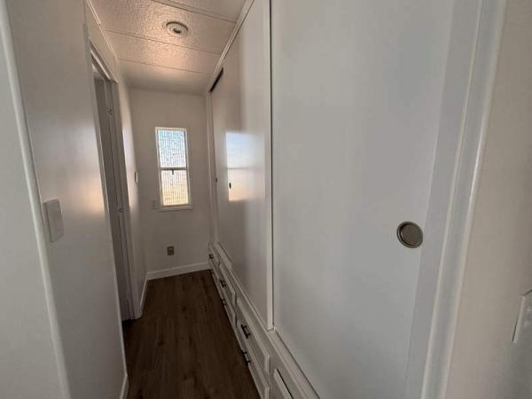 1985 Skyline Manufactured Home