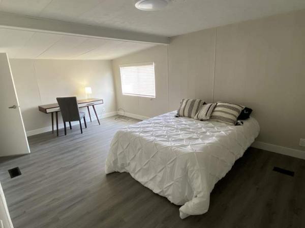 1977 MARL Manufactured Home