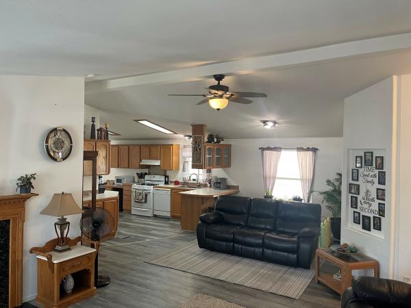 2002 Fleetwood 4513B Mobile Home