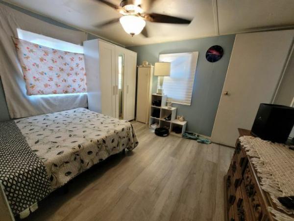 1972 PEERLESS Manufactured Home