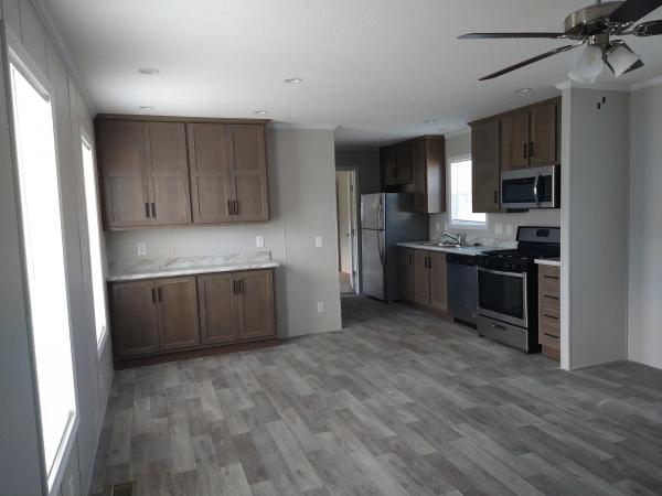 2018 Champion RA1670217 Mobile Home