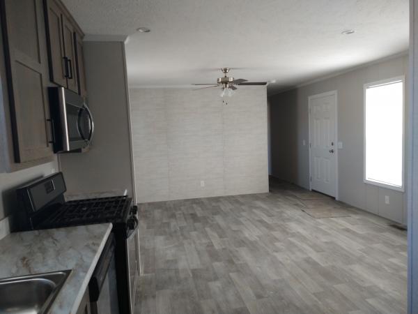2018 Champion RA1670217 Mobile Home