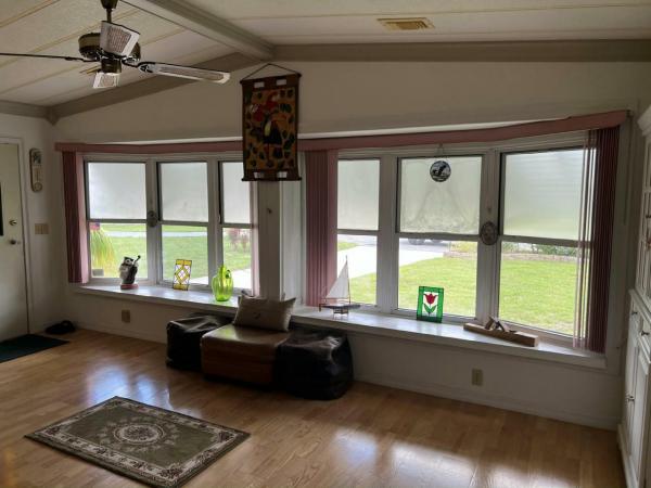 1985 TWIN Manufactured Home