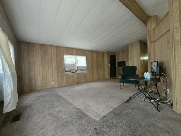 1983 SILVERCREST SILVERWOOD Manufactured Home