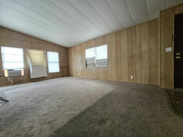 1983 SILVERCREST SILVERWOOD Manufactured Home