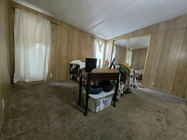 1983 SILVERCREST SILVERWOOD Manufactured Home