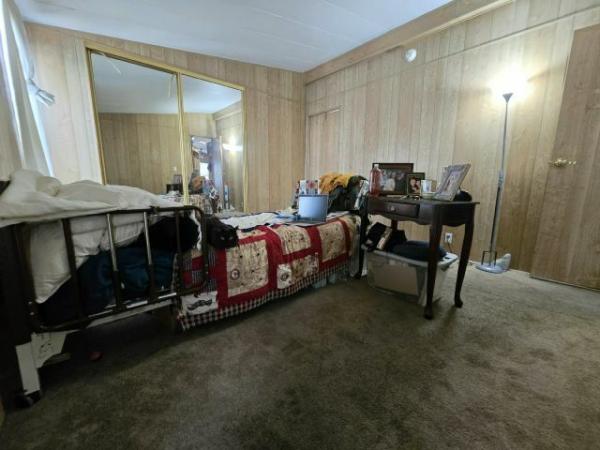 1983 SILVERCREST SILVERWOOD Manufactured Home