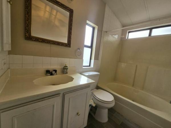1983 SILVERCREST SILVERWOOD Manufactured Home