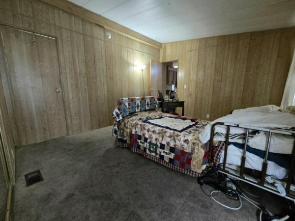 1983 SILVERCREST SILVERWOOD Manufactured Home