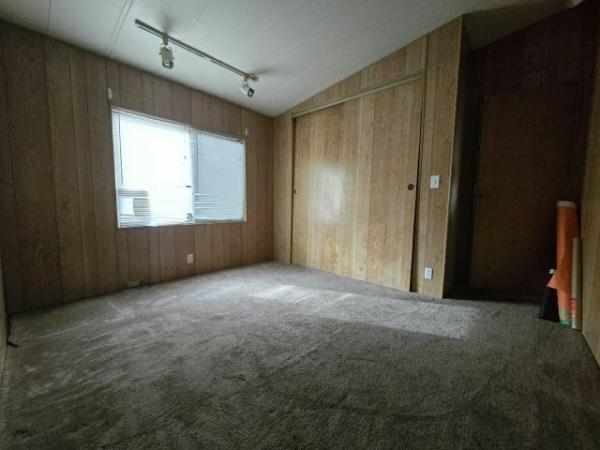 1983 SILVERCREST SILVERWOOD Manufactured Home