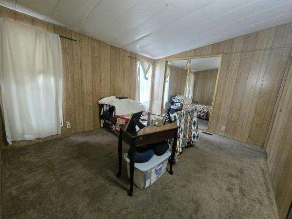 1983 SILVERCREST SILVERWOOD Manufactured Home