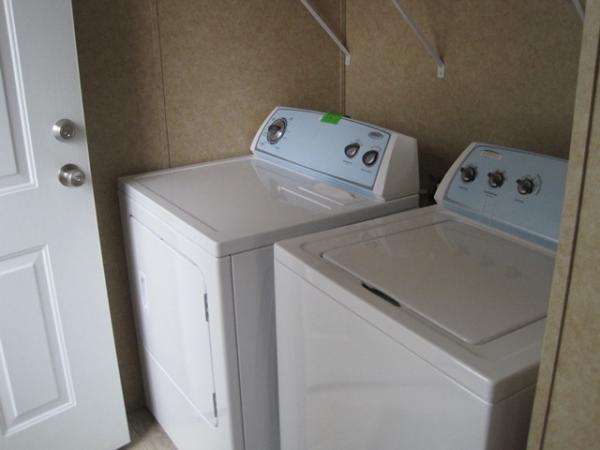 2015 Redman 1670201RA Mobile Home