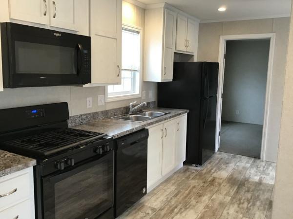 2018 Redman RA1670215 Mobile Home