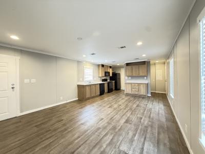 Photo 4 of 25 of home located at 131 Eloise #El131 Conroe, TX 77301