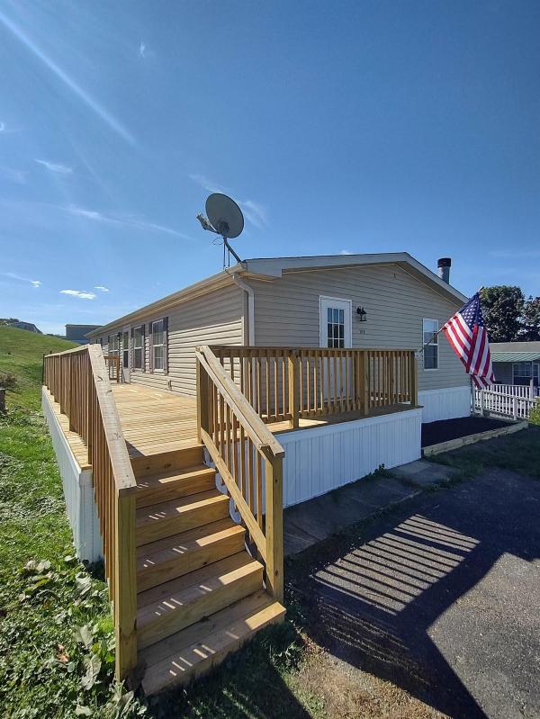 2003 Commodore Homes GF502A  Home