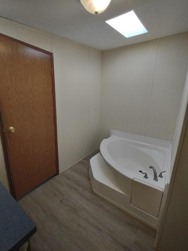 2003 Commodore Homes GF502A  Home