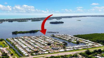 Photo 2 of 22 of home located at 119 Silvery Lane Vero Beach, FL 32960