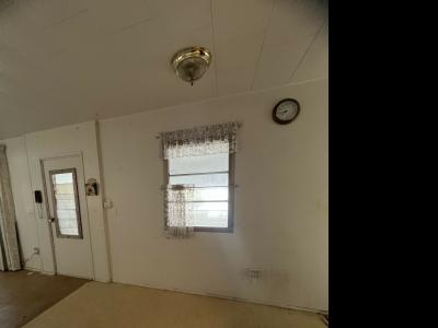 Photo 4 of 17 of home located at 464 Holiday Blvd Lakeland, FL 33815