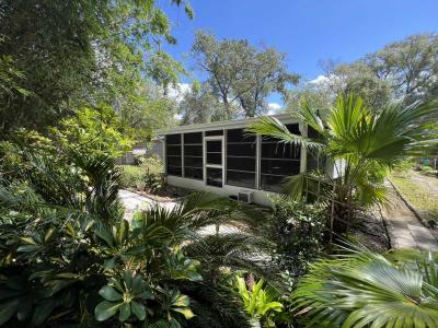 Photo 4 of 26 of home located at 420 Bark Circle Deland, FL 32724