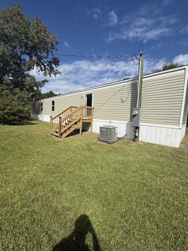 Photo 1 of 2 of home located at 703 Three Bridges Estate Circle Jacksonville, NC 28540