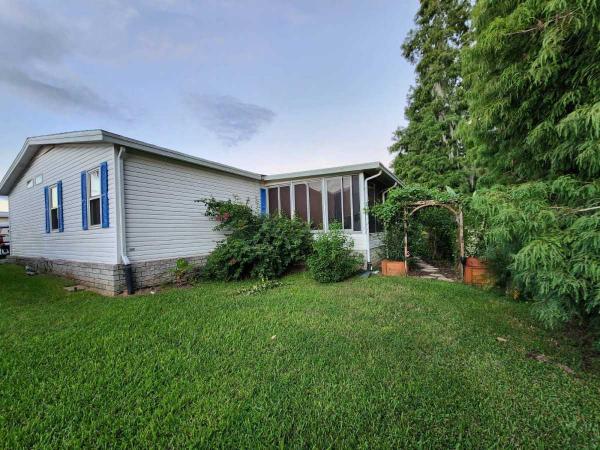 Photo 2 of 2 of home located at 312 Lake Erie Drive Mulberry, FL 33860