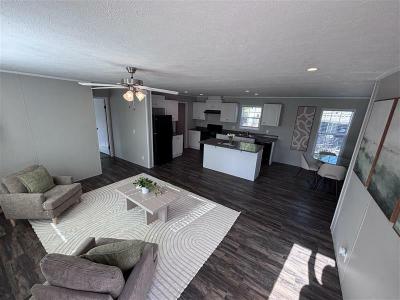 Photo 2 of 9 of home located at 21323 Lakeview Dr., #18 Warrenton, MO 63383