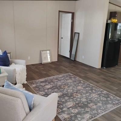 Photo 5 of 8 of home located at 98 Deerwood Park Centralia, IL 62801