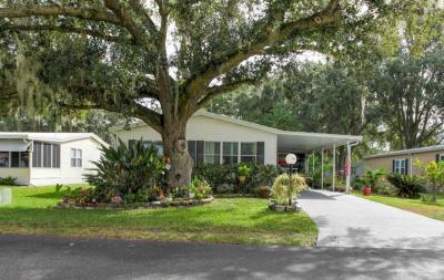 Photo 2 of 32 of home located at 5671 SW 56th Ave Ocala, FL 34474