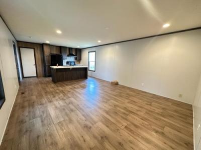 Photo 3 of 10 of home located at 1100 Fox Meadow Dr #123 Alvin, TX 77511