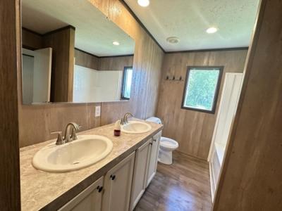 Photo 5 of 10 of home located at 1100 Fox Meadow Dr #123 Alvin, TX 77511