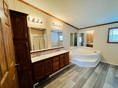 Photo 3 of 5 of home located at 4194 Knightsbridge Lane Jackson, MI 49201