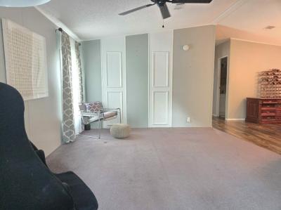 Photo 5 of 18 of home located at 510 W Moore Drive Auburndale, FL 33823