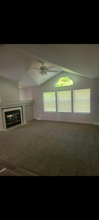 Photo 4 of 6 of home located at 1949 Ridgeview Ypsilanti, MI 48198